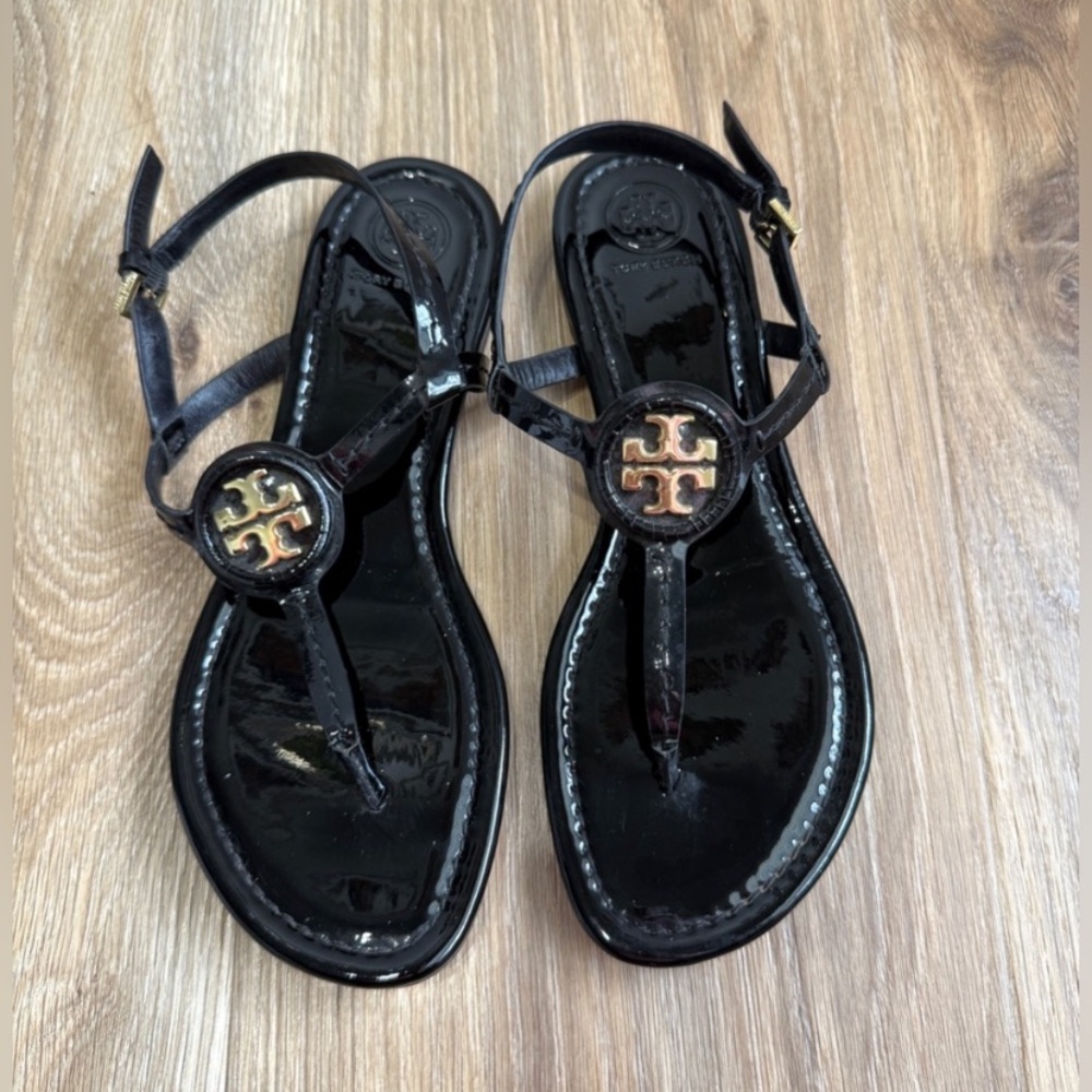 Tory Burch Black Patent Leather Sandals with Gold Medallion